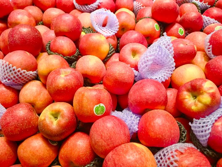 Apple - Fuji Red